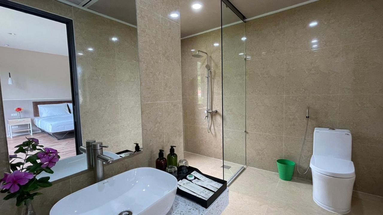 Phoenix Minh Chau Hotel Куангнинь Экстерьер фото