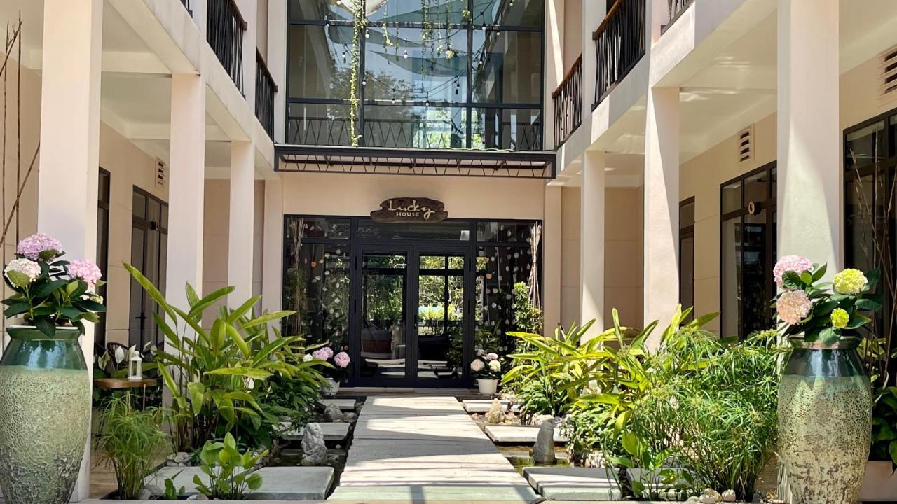 Phoenix Minh Chau Hotel Куангнинь Экстерьер фото
